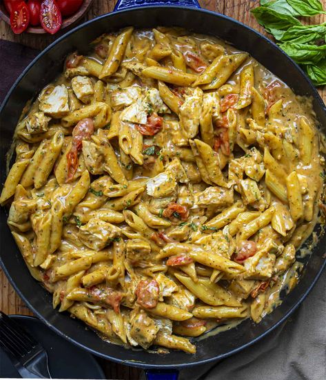 Chicken Tomato Pasta, Tomato Pesto Chicken, Creamy Pesto Chicken, Pasta With Pesto, Penne Noodles, Jalapeno Popper Grilled Cheese, Chicken Tomato, Tuscan Chicken Pasta, Creamy Chicken Pasta