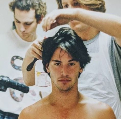 keanu reeves Keanu Reeves Young, Keanu Charles Reeves, Images Harry Potter, The Boogeyman, Al Pacino, The Perfect Guy, Christian Bale, Another Man, Attractive People