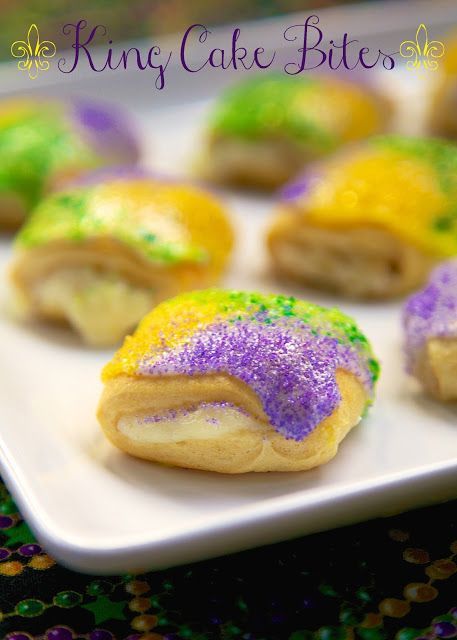 Easy King Cake, King Cake Bites, Mousse Au Chocolat Torte, King Cake Recipe, Resipi Kek, Mardi Gras Food, Colored Sugar, Sweet Dough, Cake Bites