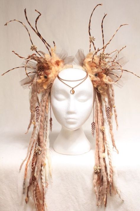 Ok Colored Dreads, Flowers And Feathers, Flower Headdress, Idee Cosplay, Woodland Fairy, Soft Beige, Fairy Princesses, Fantasy Costumes, Maquillage Halloween