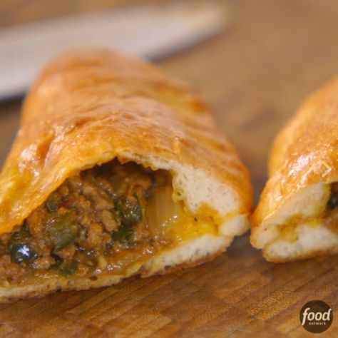 The Pioneer Woman's Homemade Meat Pies Meat Pie Recipe, Hand Pie Recipes, Meat Pies, Empanadas Recipe, Best Meat, Meat Pie, Beef Dinner, Beef Dishes, Dinner Rolls