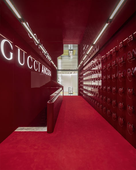 Milano, Ancora. Embodying the vision of Sabato De Sarno, the fully renovated flagship in Via Monte Napoleone features a special Rosso Ancora room with an exclusive preview of the Spring Summer 2024 collection. Milan Store, Lacquered Walls, Exhibition Room, Lucio Fontana, Gucci Store, Gucci Gifts, Guccio Gucci, Contemporary Luxury, Flagship Store