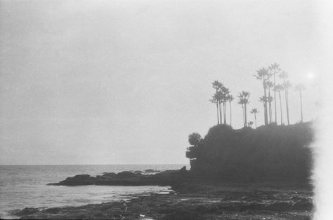 35mm Film Photography Landscape, Black And White Film Photos, California Film Photography, Beach Film Photography 35mm, Black And White 35mm Film, Black And White Film Photography 35mm, Beach On Film, Film Photography Black And White, Black And White Camera