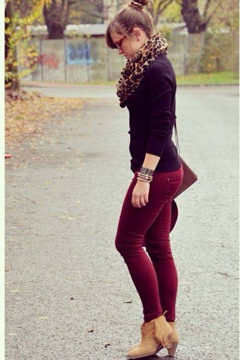 fall fashion Burgandy Pants Outfits, Burgundy Leggings Outfit, Red Leggings Outfit, Burgundy Pants Outfit, Casual Leggings Outfit, Leggings Outfit Fall, Leggings Outfit Casual, Winter Pants Outfit, Burgundy Pants