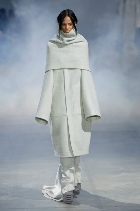 Rick Owens Fall 2022 Ready-to-Wear Fashion Show | Vogue Rick Owens Runway, Rick Owens Fashion, Fall 2022, Fashion Show Collection, Rick Owens, Primavera Estate, Paris Fashion, Paris Fashion Week, Fashion News