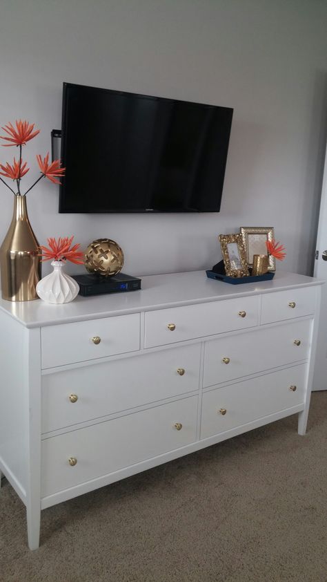 Tv Over Dresser In Bedroom, Bedroom Dresser Decor With Tv, Dresser Under Tv, Bedroom Dresser Decor Ideas, Decor Under Tv, Tv In Room, Top Organization Ideas, Bedroom With Tv, Dresser Decor Ideas