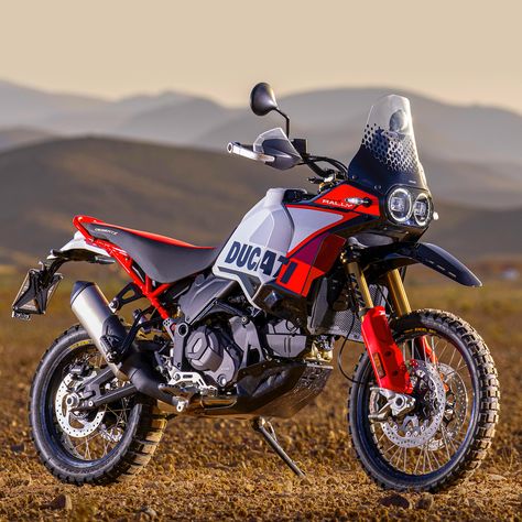 Ducati just released the DesertX Rally. Very impressed with the spec sheet. MSRP: 🇺🇸 $22,995 🇨🇦 $26,295 Available in dealers starting in March 2024 Cb 450, Honda Super Cub, Z 1000, Custom Bmw, Bike Exif, Street Tracker, Honda S, Moto Guzzi, Adventure Bike