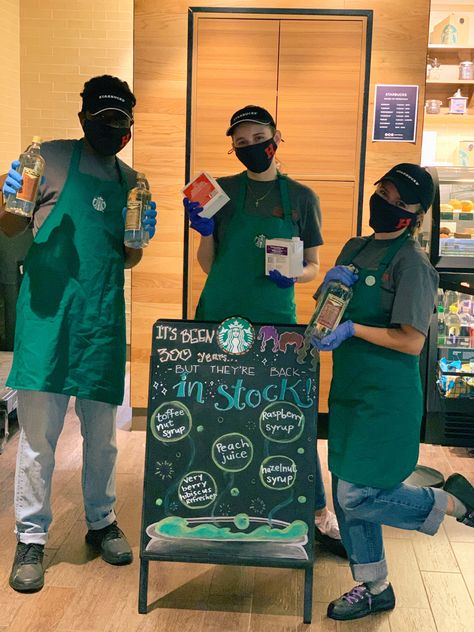 Starbucks Employee Aesthetic, Starbucks Job Aesthetic, Starbucks Employee Outfit Ideas, Starbucks Employee Outfit, Starbucks Outfit Barista, Starbucks Barista Aesthetic, Starbucks Job, Romanticizing Work, Starbucks Worker