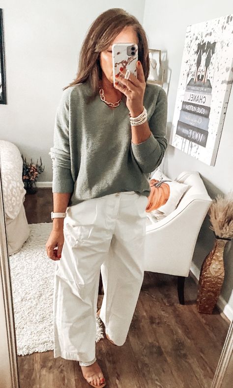 Loft, Target, Gap, & Amazon Fall Outfits - Beverly Ennis Hoyle Gap Style Women, The Loft Outfits, Gap Outfits Women, Target Outfits, Wantable Outfits, 40 Year Old Womens Fashion, Gap Style, Loft Outfits, Gap Outfits