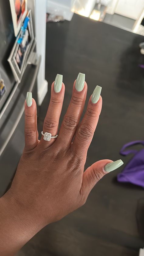 Sage Biab Nails, Sage Square Nails, Sage Leaf Nails, Nail Colour With Green Dress, Pastel Sage Green Nails, Pale Green Acrylic Nails, Light Green Coffin Acrylic Nails, Sage Green Nails With Chrome, Simple Light Green Nails