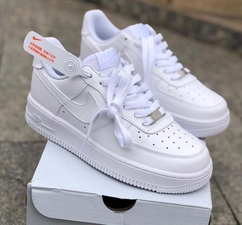 Airforce 1 White (Maziwa)💯 and Charcoal black💯 Size 37, 38, 39, 40, 41, 42 https://wa.me/p/7337218386362501/254710317832 WhatsApp 0710317832 #sneakers #Nairobi #Airforce Stadium Goods, Charcoal Black, Nairobi, Nike Air Force, Air Force, Nike Air, Force, Nike, Sneakers