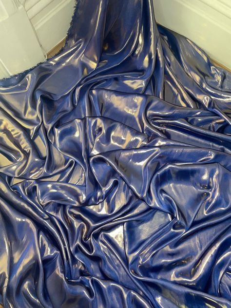 "1 mtr royal blue/gold shimmer on satin fabric This is quality fabric and is silky satin fabric It is 58\" wide (147cm) This is ideal for dress making lining,bridal dress lining, waiste coat,decorations,table runners, and many other projects If more than one quantity is bought it will be sent in one continous length All items are dispatched within one working day (Please note i try my best to get exact color of the fabric there might be a slight different in color due to different montior screens and camera lighting) Any questions feel free to ask and please take time to look at my shop" Gold Palette, High Fashion Dresses, Survival Life Hacks, Elegant Fabric, Decorations Table, Royal Blue And Gold, Room Makeover Inspiration, Gold Shimmer, Screen Shot