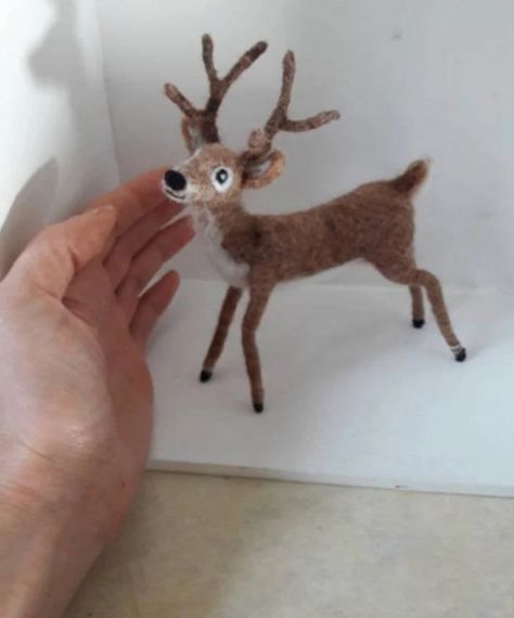 PDF PATTERN Needle Felt Magical Reindeer Stag Beginner/ | Etsy Needle Felted Deer, Felted Deer, Felt Reindeer, Reindeer Pattern, Needle Felted Christmas, Christmas Felt, Deer Christmas, Felt Baby, Needle Felting Projects