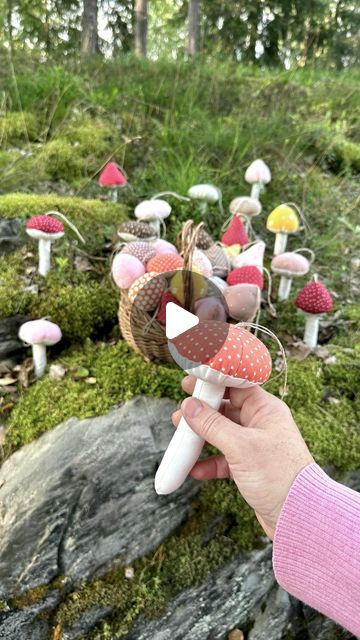 Ottiilia | sewing plushies on Instagram: "🍄 Let’s sew mushrooms! 🍄‍🟫 You can find the pattern to my mushrooms from the highlights of my stories! 🧡 This is how I sew them, but you can sew mushrooms in your own way, the main thing is that we sew them, lots of them! 🤗 Happy sewing! 💛 Ask if you want to know more!💗
Hugs, Johanna

#sewingfun #sew #sewingtutorial #sewingpattern #sewingtoys #fabrictoys #handsewing #handmadetoys #stuffedtoys" How To Make A Felt Mushroom, How To Sew A Mushroom, Cute Mushroom Crafts, Fabric Mushrooms Diy, Mushroom Sewing Pattern, Sewing Plushies, Mushroom Diy, Mushroom Patterns, Mushroom Plushie