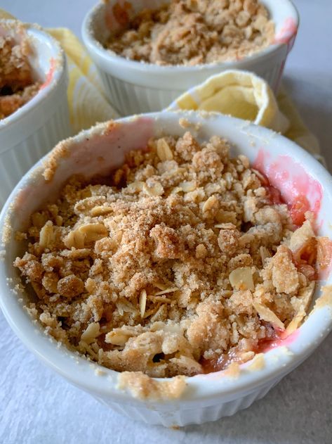 Individual Rhubarb Crisps - the Breadless Brunette Cherry Crisp Recipe With Fresh Cherries, Ramekin Desserts, Cherry Stuff, Cherry Crisp Recipe, Ramekin Dessert, Chinese Sauce, Strawberry Rhubarb Crumble, Cherry Crisp, Pecan Cobbler