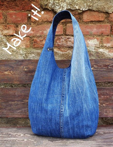 Classic hobo bag - Make it in denim #jeanbagpatternstosew #jeanbagspatternideasfree #diyjeansbagpattern Hobo Bags Pattern, Jean Bags Pattern Ideas, Diy Hobo Bag, Hobo Bag Tutorials, Denim Hobo Bag, Slouchy Purse, Hobo Bag Patterns, Sling Purse, Denim Bag Patterns