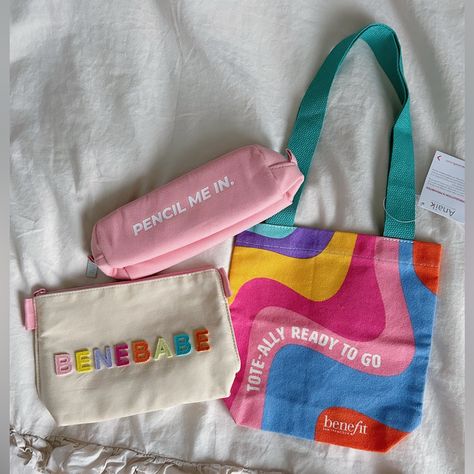 Bundle Of Benefit Cosmetics Merchandise 1 Small Canvas Tote Bag With Cute Colorful Design! 1 “Benebabe” Makeup Bag 1 Makeup Bag/Pencil Case (Perfect For Brushes!) Exclusive Items! Canvas Bag Outfit, School Merchandise Ideas, Tote Bag Aesthetic Design, Merchandise Aesthetic, Canvas Tote Bag Design, Totebag Aesthetic, Cute Merchandise, Tote Bag Business, Pencil Case Design