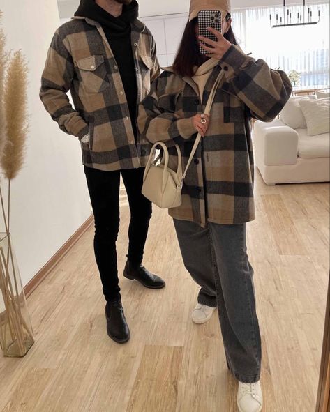 Matchy Outfit Couple Casual Winter, Matching Couples Fall Outfits, Couple Flannel Outfits, Matching Flannels For Couples, Fall Couple Fits, Couple Winter Outfits Matching, Matching Fall Outfits For Couples, Matching Winter Outfits For Couples, Boyfriend Girlfriend Outfits