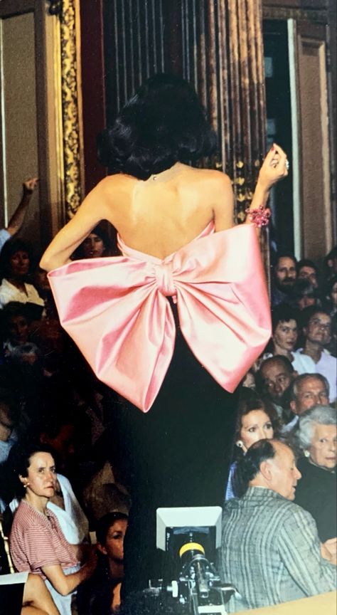 YSL Autumn/Winter 1983-1984, haute couture. Catwalk. Fashion. Style. 80s Outfits Women, Couture Dresses Short, Ysl Dress, Yves Saint Laurent Dress, Ysl Fashion, Classy Short Dresses, Yves Saint Laurent Couture, Saint Laurent Dress, Stylist Fashion