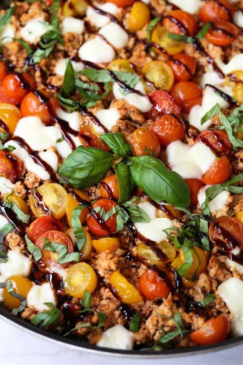 Ground Chicken Caprese is one of our favorite dinner recipes! A dinner recipe that only takes 15 minutes and looks as pretty as this one is always a winner! Ground Turkey Caprese, Ground Chicken Caprese Skillet, Ground Chicken Mozzarella Recipes, Ground Chicken Tomato Recipes, Ground Chicken And Pumpkin Recipes, Ground Chicken And Tomato Recipes, Ground Chicken Caprese, Ground Chicken Crock Pot Recipes, Ground Chicken And Squash Recipes