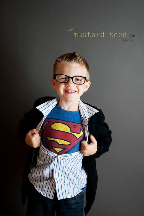 Superhero birthday picture by Little Mustard Seed Photography Diy Halloween Boys, Clark Kent Costume, Superhero Photoshoot, Diy Superhero Costume, Boys Halloween Costumes Diy, Pittsburg Pa, Superman Costumes, Kind Photo, Diy Halloween Costumes For Kids