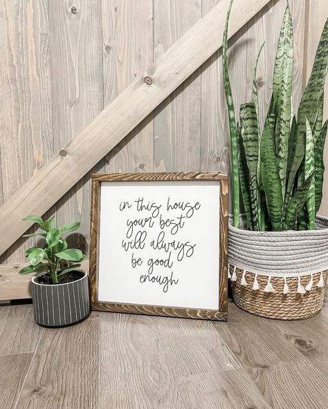 Some Mother’s Day gift inspo for this Thursday. With just over 2 weeks left, it’s time to get your order in! Do you have any Mother’s Day traditions? We’d love to hear how you celebrate your mom or how you’re celebrated every year. Hand Painted Lettering, Sign Painting Lettering, Painted Wooden Signs, And I Love You, Laser Ideas, Gift Inspo, Try Your Best, In This House, Painted Letters