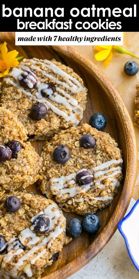 Banana Blueberry Oatmeal Breakfast Cookies (Healthy Recipe) Blueberry Oatmeal Breakfast Cookies, Fun Rice Krispie Treats, Blueberry Oatmeal Cookies, Oatmeal Raisin Cookies Healthy, Oatmeal Breakfast Cookies, Breakfast Cookie Recipe, Homemade Toffee, Breakfast Cookies Healthy, Cookies Healthy