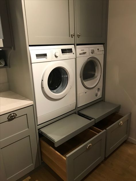 Modern Laundry Room, Small Utility Room, Utility Room Designs, Stylish Laundry Room, Modern Laundry, Dream Laundry Room, Laundry Room Layouts, Laundry Room Renovation, Laundry Design