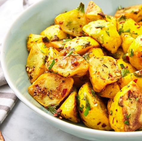 Patty Pan Squash - Delish.com Roasted Patty Pan Squash Recipe, Pan Squash, Pattypan Squash, Yellow Squash Recipes, Summer Squash Recipes, Squash Recipes, Vegetable Sides, Easy Food, Veg Recipes