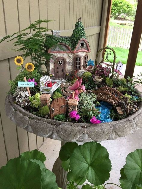 Cool 30+ Perfect Fairy Garden Ideas To Inspire Your Mini Garden Fairy Garden Design Ideas, Miniature Garden Design, Large Fairy Garden, Fairy Garden Pots, Indoor Fairy Gardens, Fairy Garden Plants, Fairy Garden Crafts, Fairy Garden Designs, Faeries Gardens