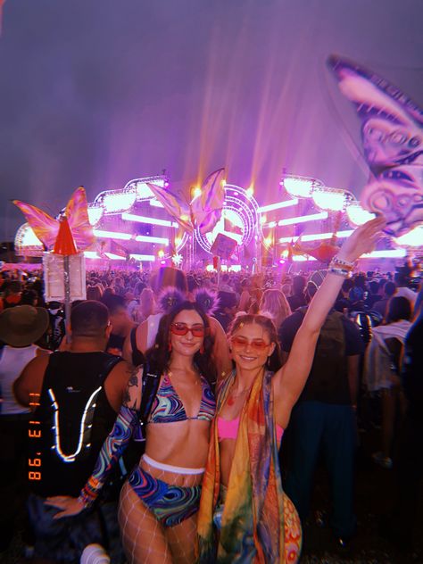 Warehouse Rave Outfit, Rave Lifestyle, Alice In Wonderland Rave Outfit, Rave Fits, Rave Outfit, Rave Outfits, Festival Outfit, Alice In Wonderland, Bass