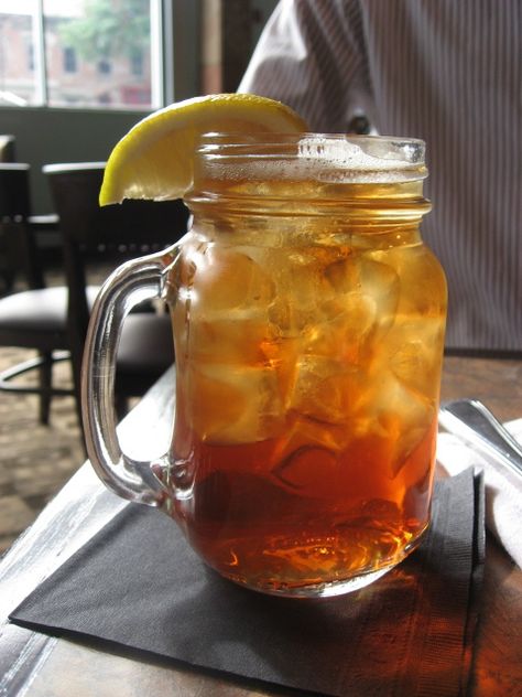 sweet tea Southern Sweet Tea Aesthetic, Peach Iced Tea Aesthetic, Evelynn Core, Sweet Tea Aesthetic, Ice Tea Aesthetic, Mason Jar Aesthetic, Iced Tea Aesthetic, Sweet Iced Tea, Making Iced Tea