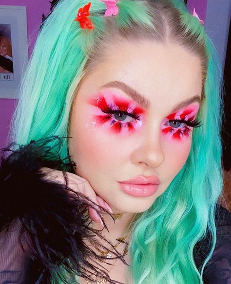 Peppermint Makeup, Sugarpill Cosmetics, Unique Makeup, Instagram Christmas, Friends Happy, Peppermint Candy, Makeup Pictures, Sweet Candy, Holiday Looks