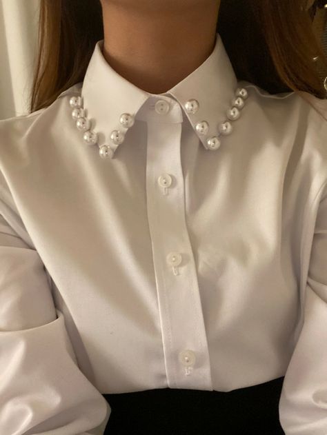 Shirt With Pearls, Collared Shirt Outfits, Diy Clothes Projects, Embroidery Fashion Detail, Fabric Sewing Patterns, Diy Embroidery Designs, Handmade Shirts, Boutique Dress Designs, Classy Casual Outfits