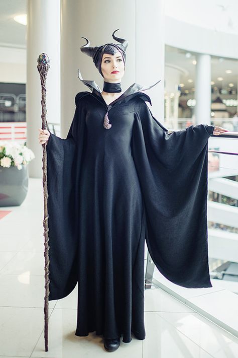 Maleficent 06 by ryumo.deviantart.com on @DeviantArt Plus Size Maleficent Costume, Malicifent Costume, Maleficent Outfit Ideas, Malificiant Costume, Maleficent Costume Diy Outfit, Diy Maleficent Costume, Maleficent Costume Diy, Maleficent Dress, Maleficent Halloween Costume