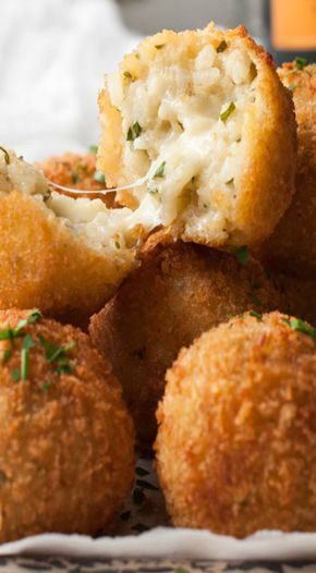 Italian Arancini, Arancini Rice Balls, Mashed Potato Bites, Arancini Recipe, Potato Bites, Zuppa Toscana, Fettuccine Alfredo, Italian Dinner, Spinach Recipes