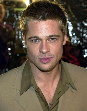 Brad Pitt was two weeks shy of earning his degree in Journalism, but dropped out of school to become an actor. Can you imagine Brad Pitt as a news anchor? Celebrity Hairstyles, Bradd Pitt, Bratt Pitt, Brad Pitt Hair, Anglina Jolie, Oklahoma History, Hair Evolution, Hair Transformation, Most Beautiful Man