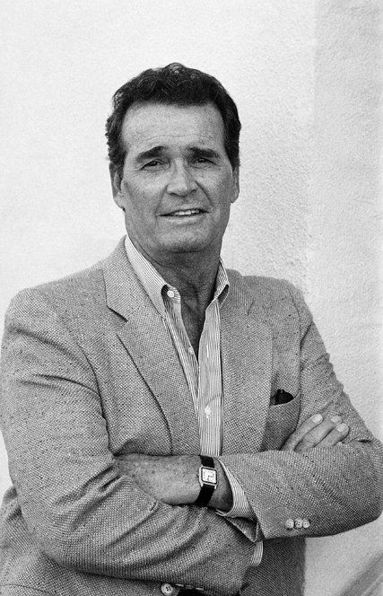 Mr. Garner was best known as the amiable gambler Bret Maverick in the 1950s western “Maverick” and the cranky sleuth Jim Rockford in the 1970s series “The Rockford Files.” 70s Actors, Martin Landau, The Rockford Files, James Garner, James Scott, Jewish Men, Character Actor, Actrices Hollywood, Mission Impossible