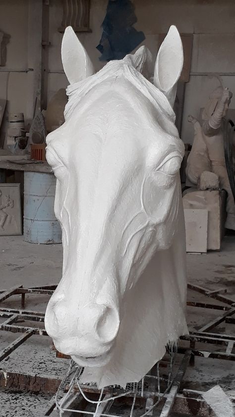 Hedayat Yousefi / sculptor 09122644758 Horse Ceramic, Dancing Ganesha, Feather Logo, Ceramic Horse, Ancient Drawings, Geometric Wolf, Anatomy Sculpture, Horse Fabric, Rocking Toy