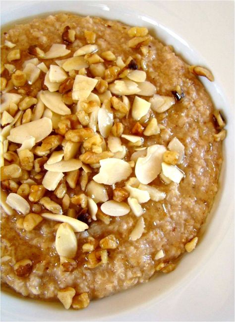 15 Delicious And Healthy Oatmeal Recipes Healthy Oatmeal Recipes, Clean Eating Breakfast, Oatmeal Cookie, Honey Nut, Honey Oatmeal, Healthy Oatmeal, What's For Breakfast, Oatmeal Recipes, Breakfast Breads