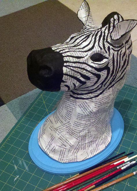 DIY Zebra Paper Mache by a Sharper Focus using lilblueboo.com tutorial! Paper Mache Animal Head, Diy Paper Mache, Zebra Head, Paper Mache Projects, Hantverk Diy, Paper Mache Mask, Paper Mache Animals, Paper Mache Sculpture, Paper Mache Art