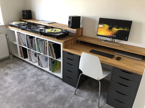 Dj Home Setup Turntable, Ikea Dj Table, Ikea Setup Desk, Dj Booth Home Dj Setup, Ikea Dj Booth, Kallax Alex Desk, Kallax Dj Booth, Dj Desk Setup, Ikea Alex Desk Setup