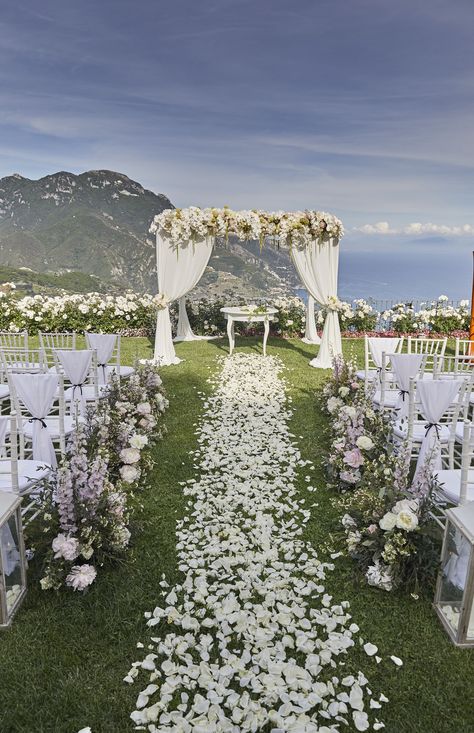 Pelaminan Outdoor, Most Beautiful Wedding Venues, Wedding Setup, Cheap Wedding Venues, Most Beautiful Wedding, Luxury Wedding Venues, Beautiful Wedding Venues, Desi Wedding, Outside Wedding