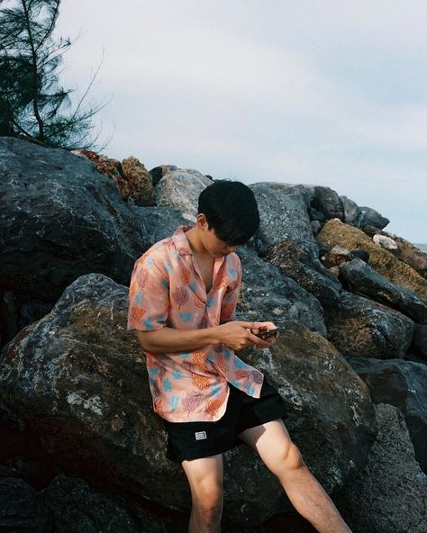 Jeff Moses, Plane Hacks, Summer Outfits Men Beach, Look At This Dude, Mens Photoshoot, Beach Outfit Men, Asian Men Fashion, Asian Streetwear, Brp Port