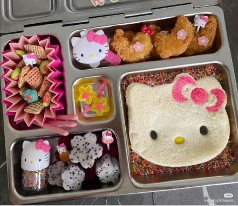 Hello Kitty Lunch, Kids Lunch Box Meals, Hello Kitty Birthday Party, Kawaii Cooking, Hello Kitty Clothes, Junk Food Snacks, Hello Kitty Accessories, Cute Snacks, Food Babe