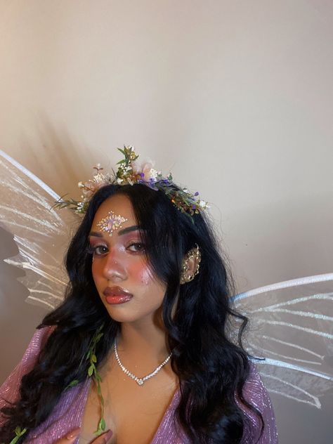 Fairy Halloween Hairstyles, Fairy Halloween Costume Makeup, Fairy Hair Halloween, Fairy Makeup And Hair, Fairy Halloween Makeup Easy, Fairy Face Makeup, Dark Fairy Costume Makeup, Dark Fairy Makeup Halloween, Fairy Costume Easy