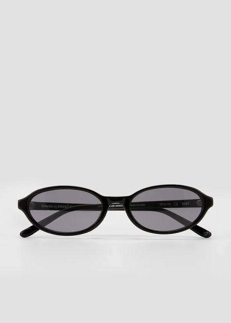 Black Sunnies Aesthetic, Black Oval Sunglasses, Glasses Outfit, Oval Glasses, Trendy Glasses, Bonnie Clyde, Goyard Bag, Cool Glasses, Fashion Eye Glasses