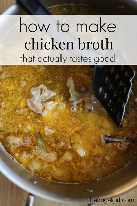 Home Made Chicken Broth, Chicken Bone Broth Recipe, Make Chicken Broth, Chicken Broth Recipes, Chicken Stock Recipe, Plat Vegan, Homemade Bone Broth, Stock Recipes, Homemade Chicken Stock