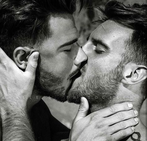 Man Hug, Men Kissing, Gay Romance, Kissing Couples, Love Is Love, Two Men, Gay Love, Man In Love, Love Couple