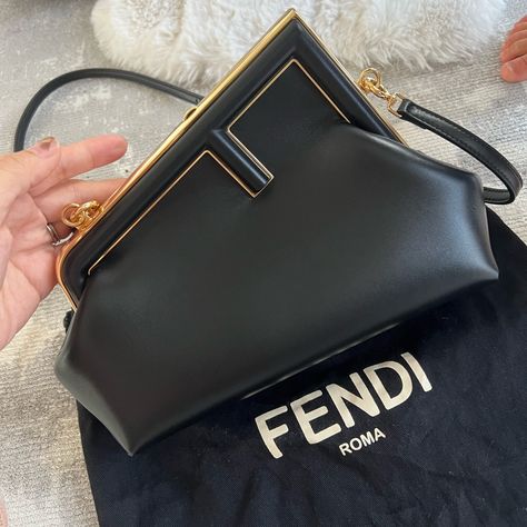 Black shoulder bag